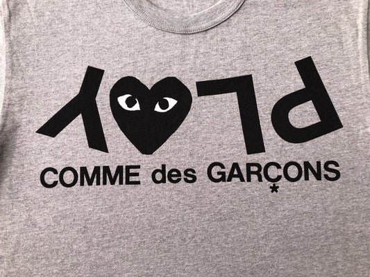 Comme des Gar鑾給ns Tshirt
