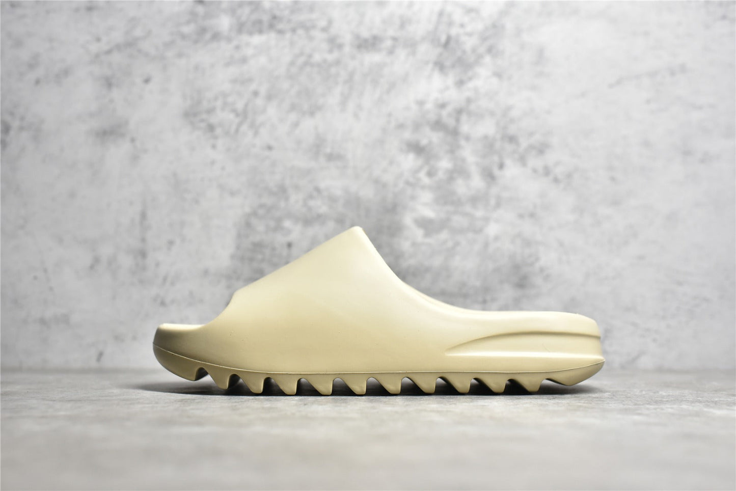 Yeezy Slide +10