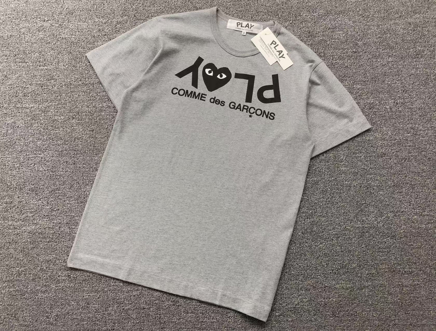 Comme des Gar鑾給ns Tshirt