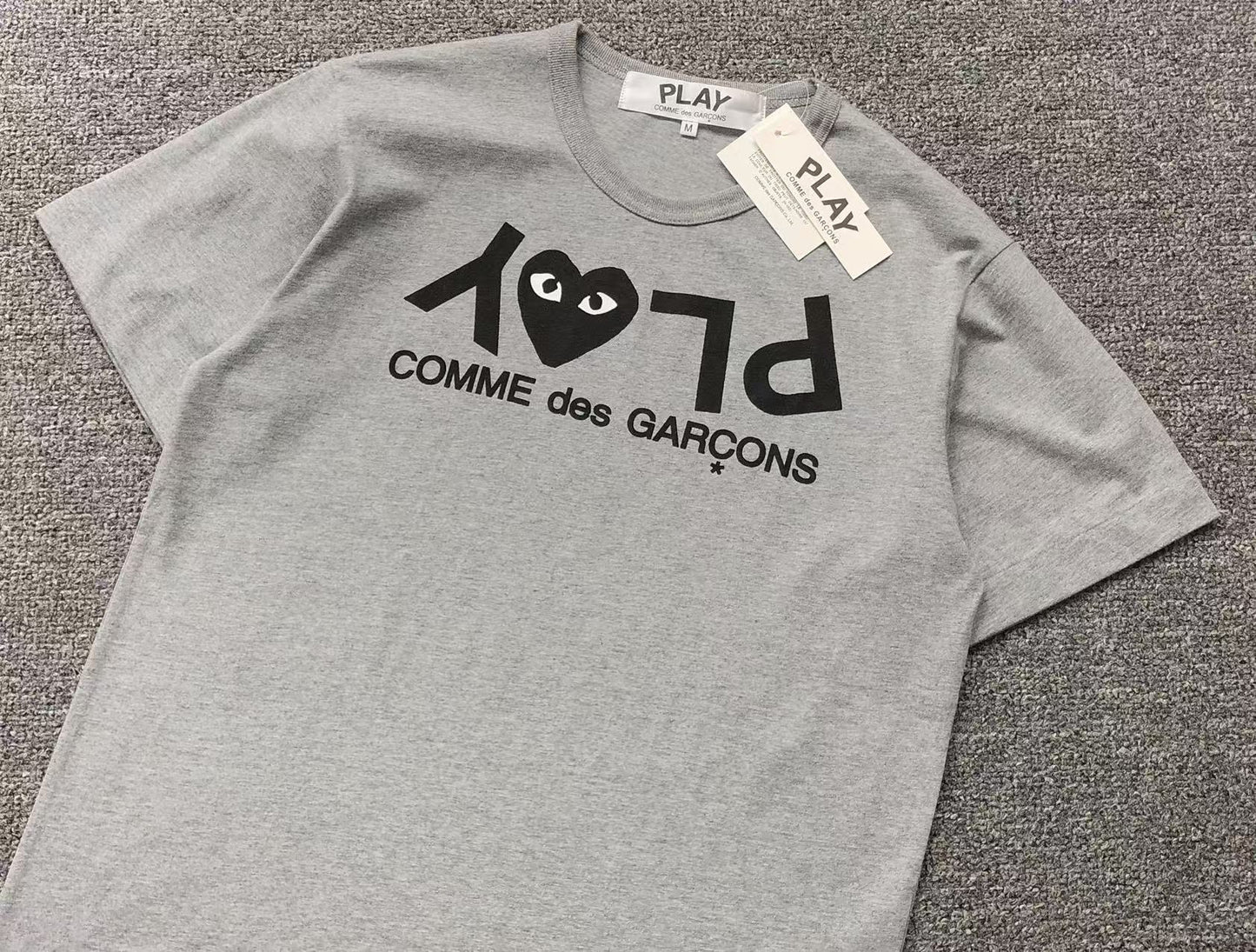 Comme des Gar鑾給ns Tshirt