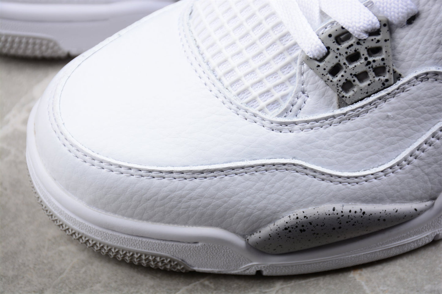 AIR JORDAN 4  WHITE OREO