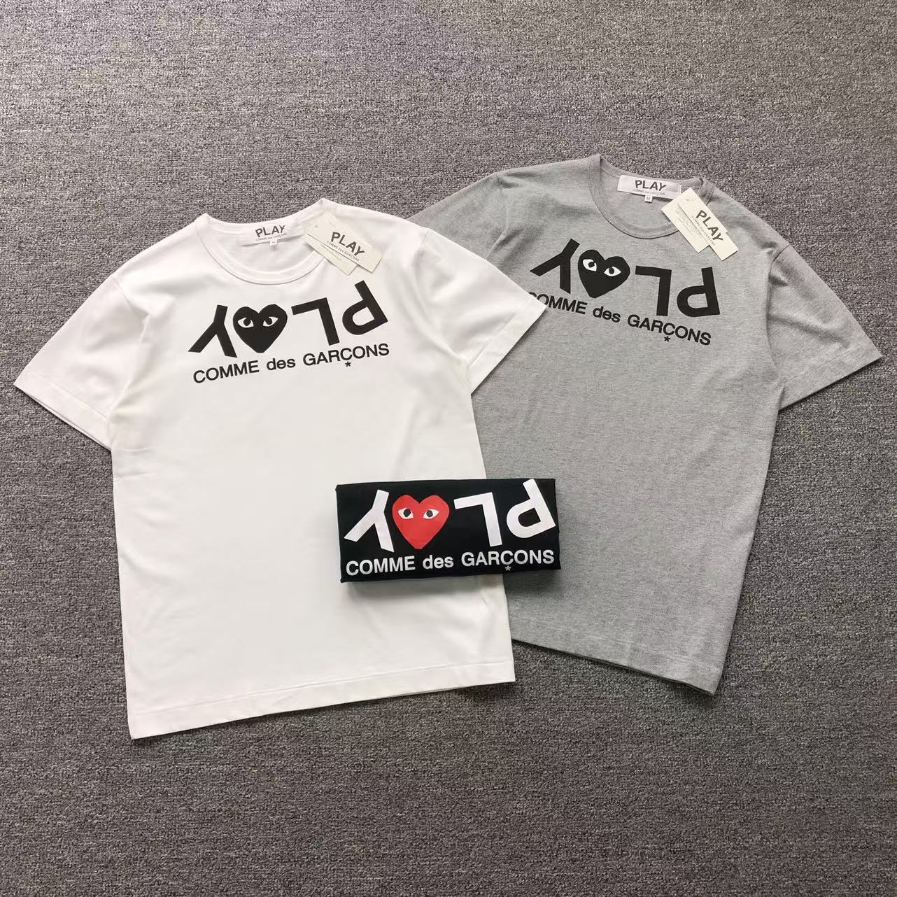 Comme des Gar鑾給ns Tshirt