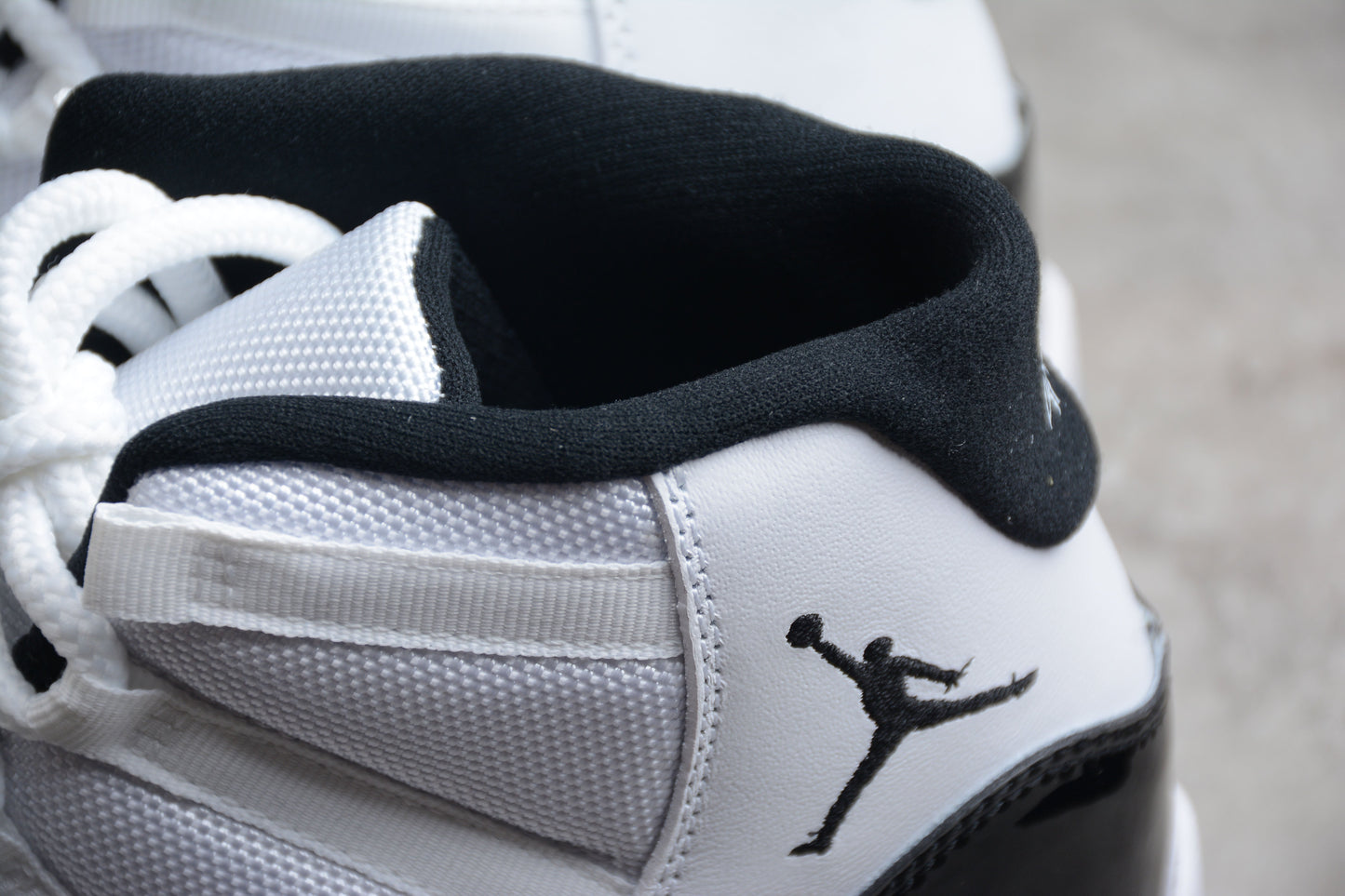 AJ 11 Concord
