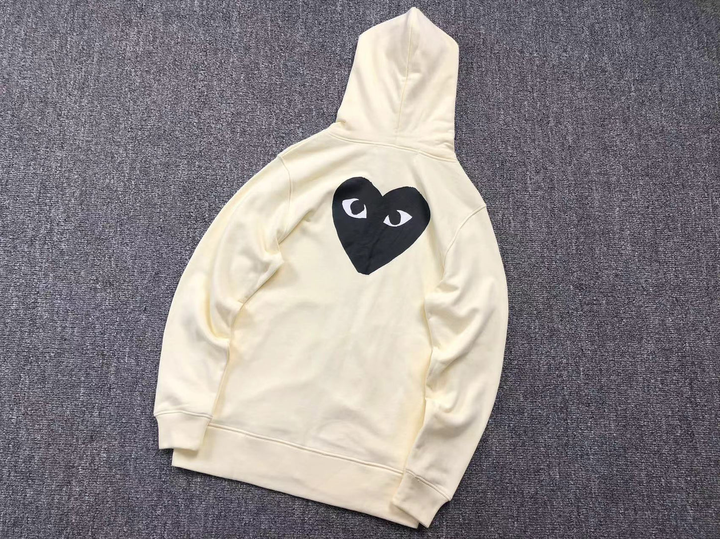 Comme des Gar鑾給ns Hoodie