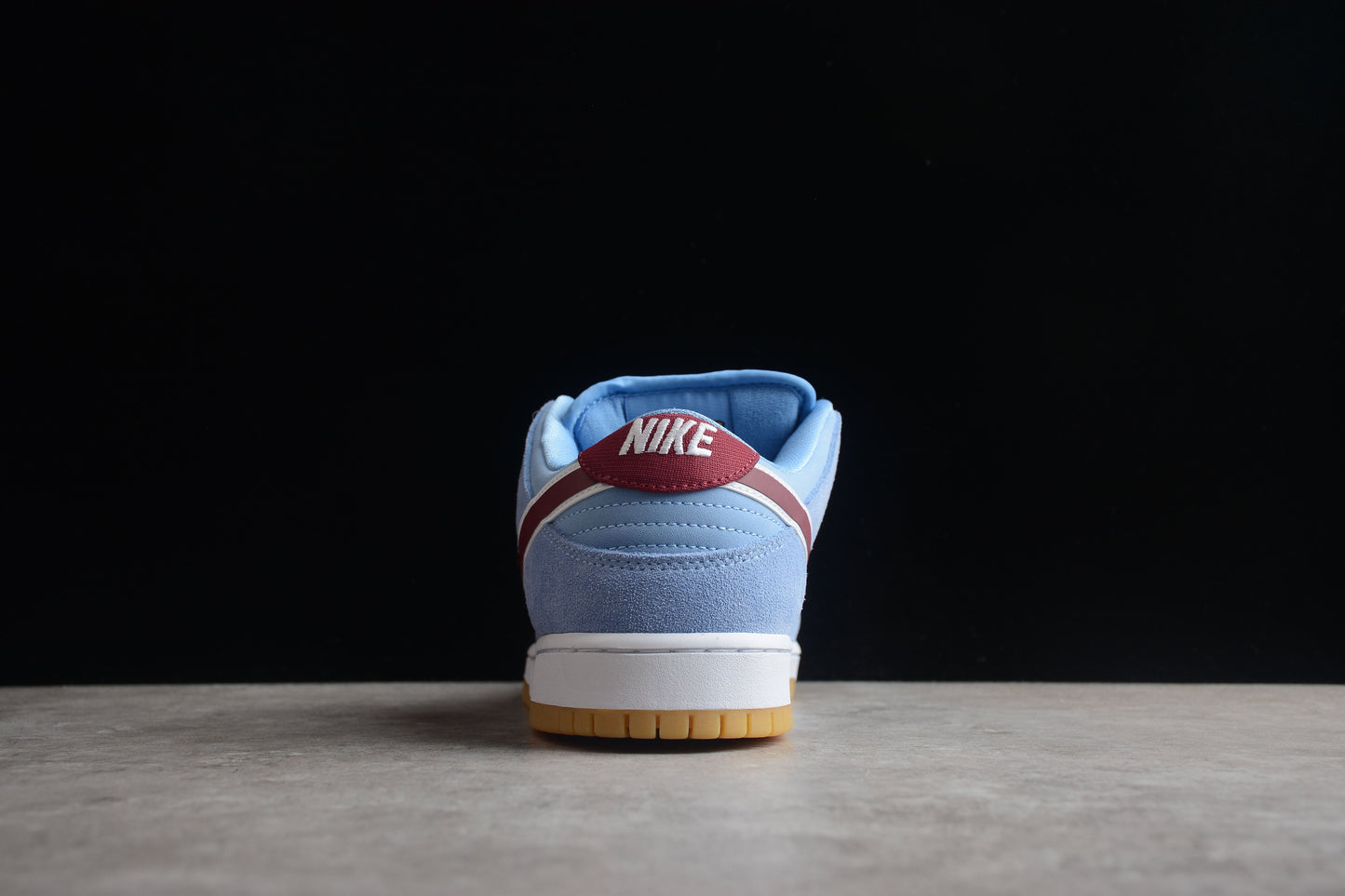 Nike SB Dunk Low Philadelphia Phillies